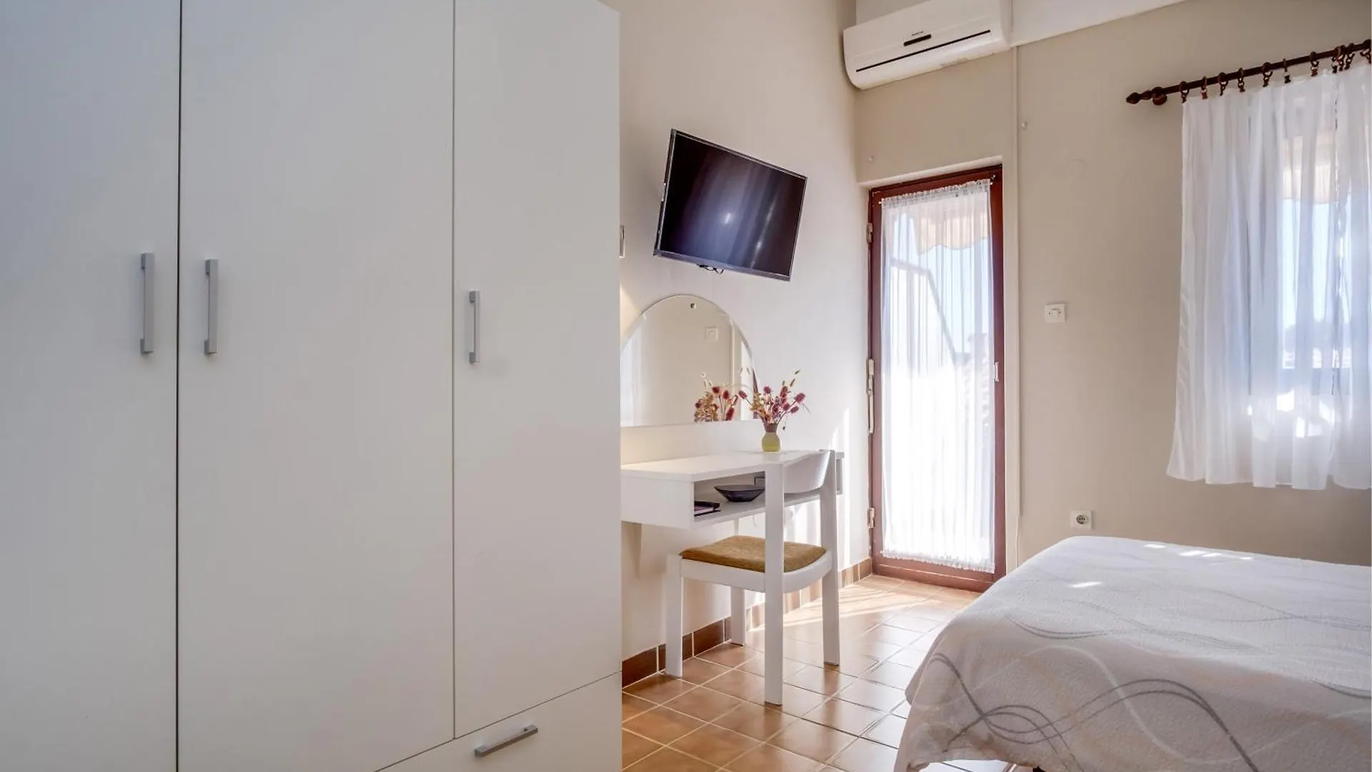Apartments By The Sea Artatore, Losinj - 7934 Čunski 0*,  Κροατία